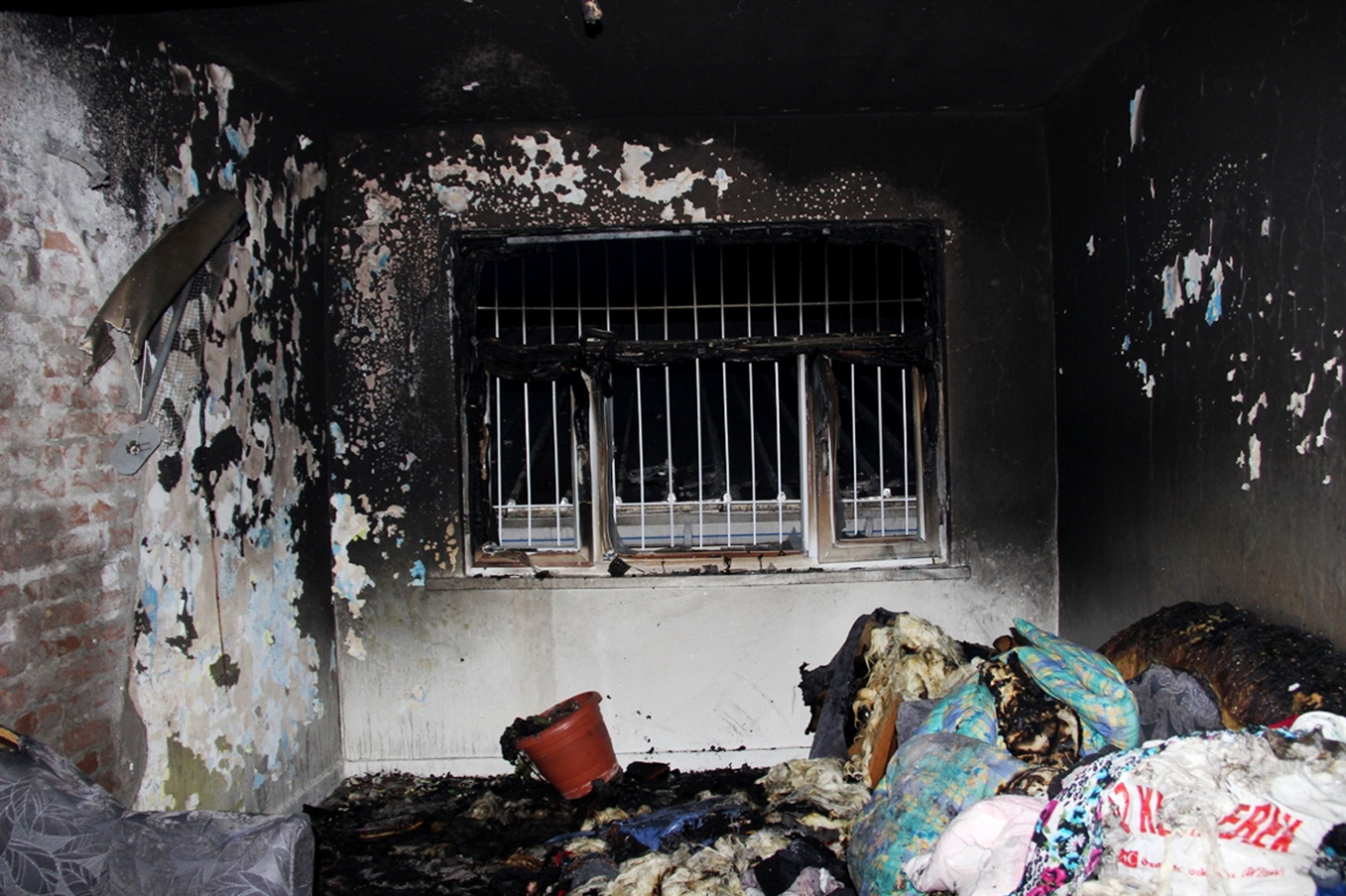 Sur’u terk etmek isteyen bir ailenin evi ateşe verildi
